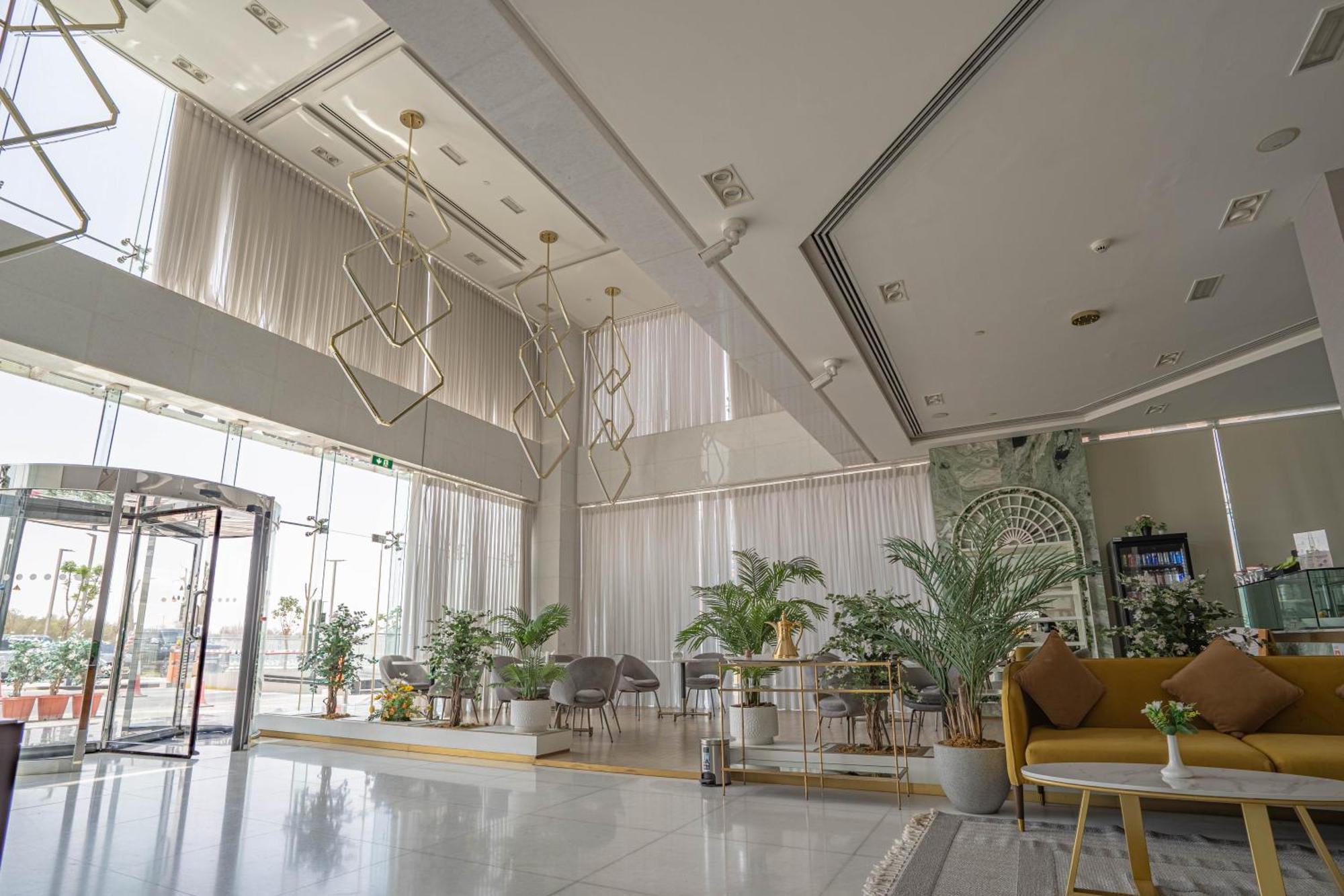 Saray Deluxe Hotel Apartments Abu Dhabi Exterior photo