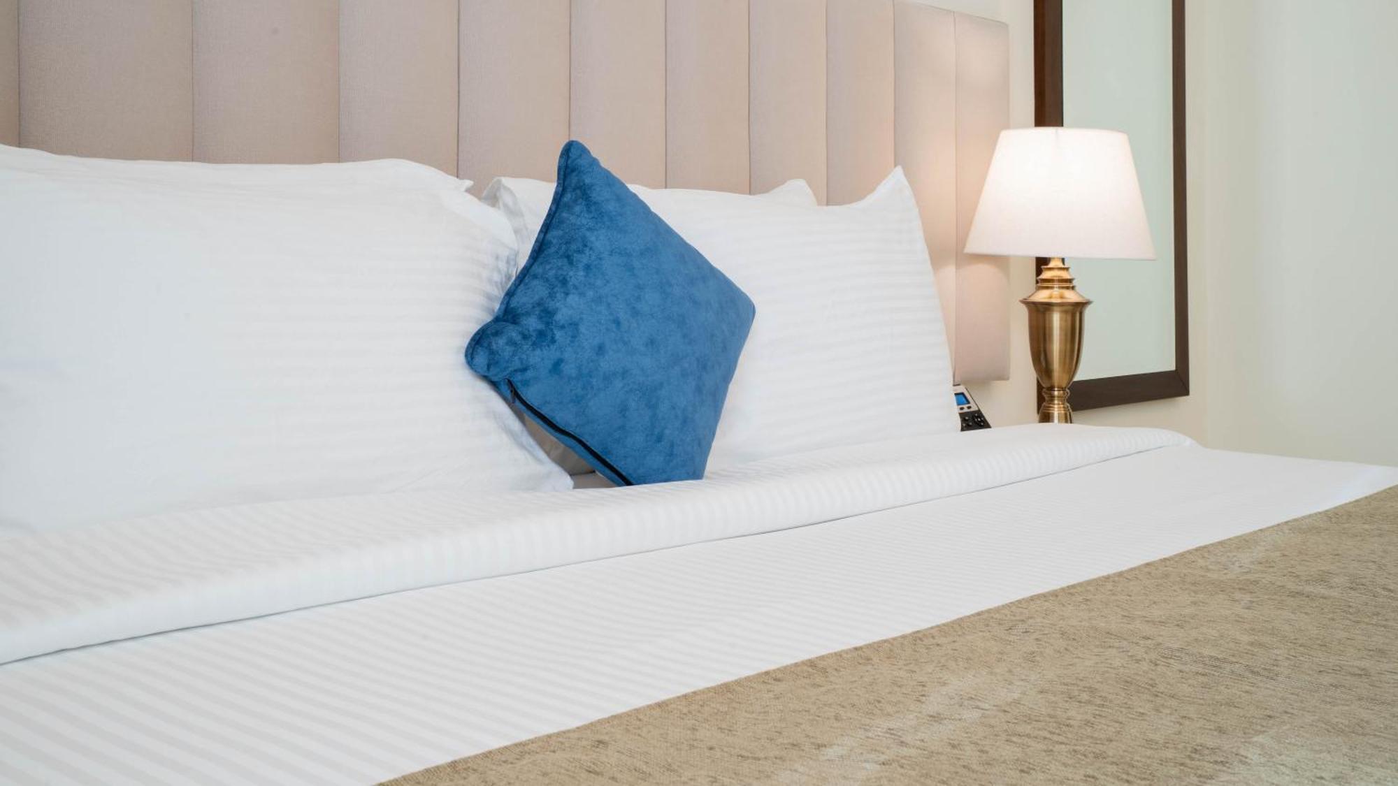 Saray Deluxe Hotel Apartments Abu Dhabi Exterior photo